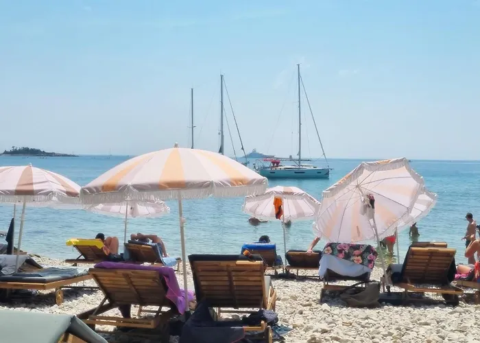 Eli I Val * Ρόβινι